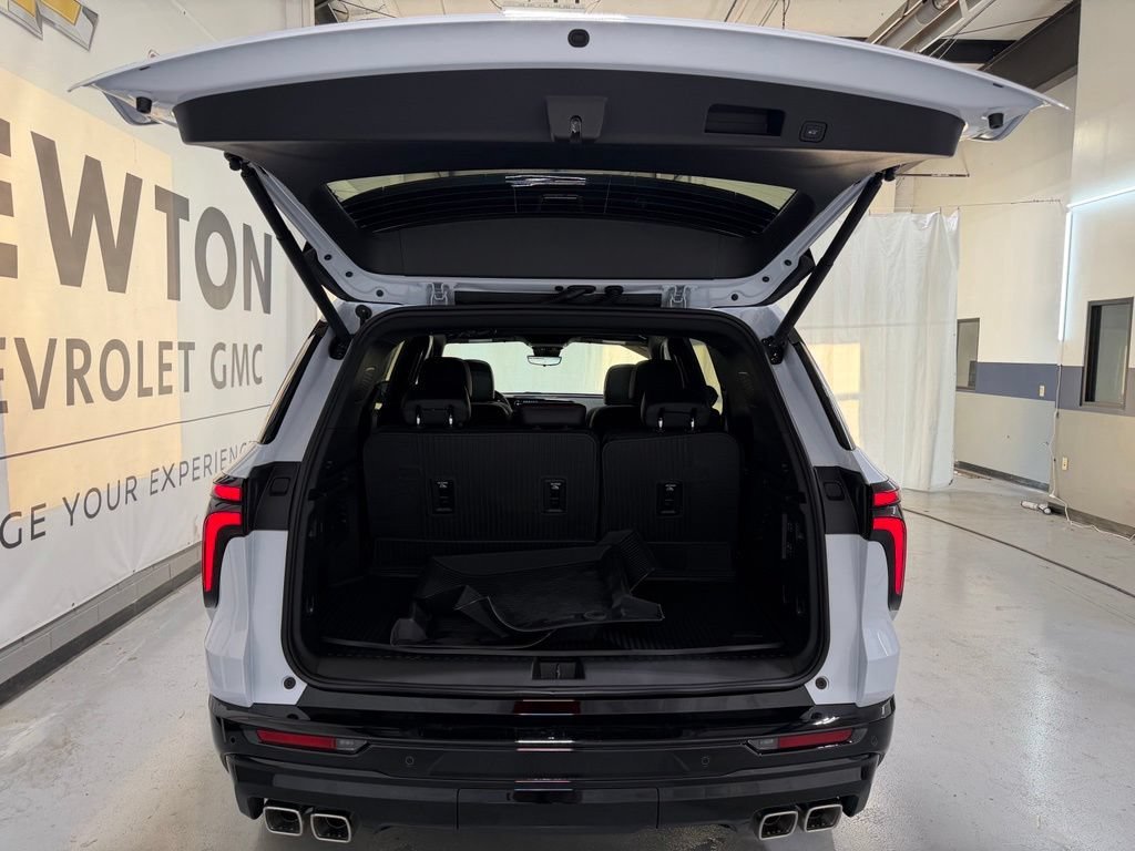 New 2026 Polar White Tricoat Chevrolet RS image 36
