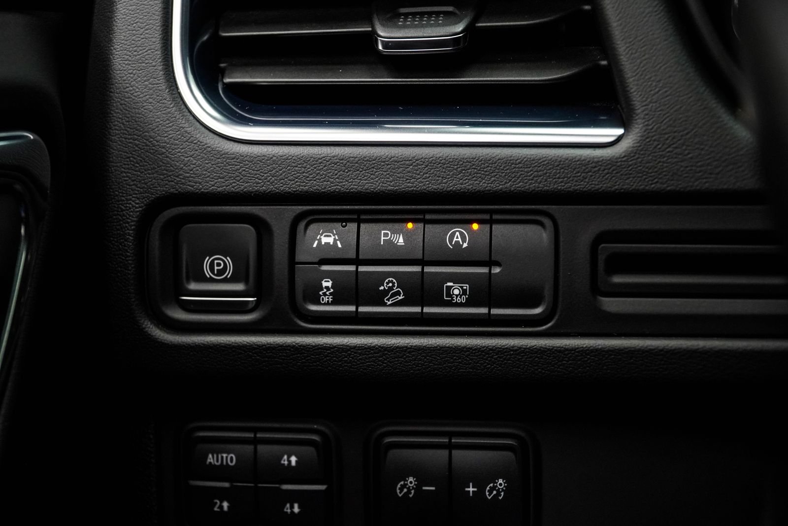Used 2023 Black Chevrolet Z71 image 35