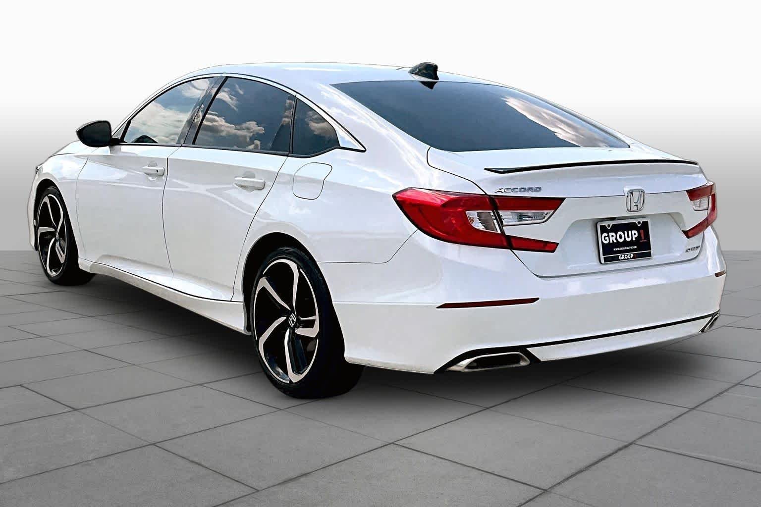 Used 2022 Platinum White Pearl Honda Sport image 10