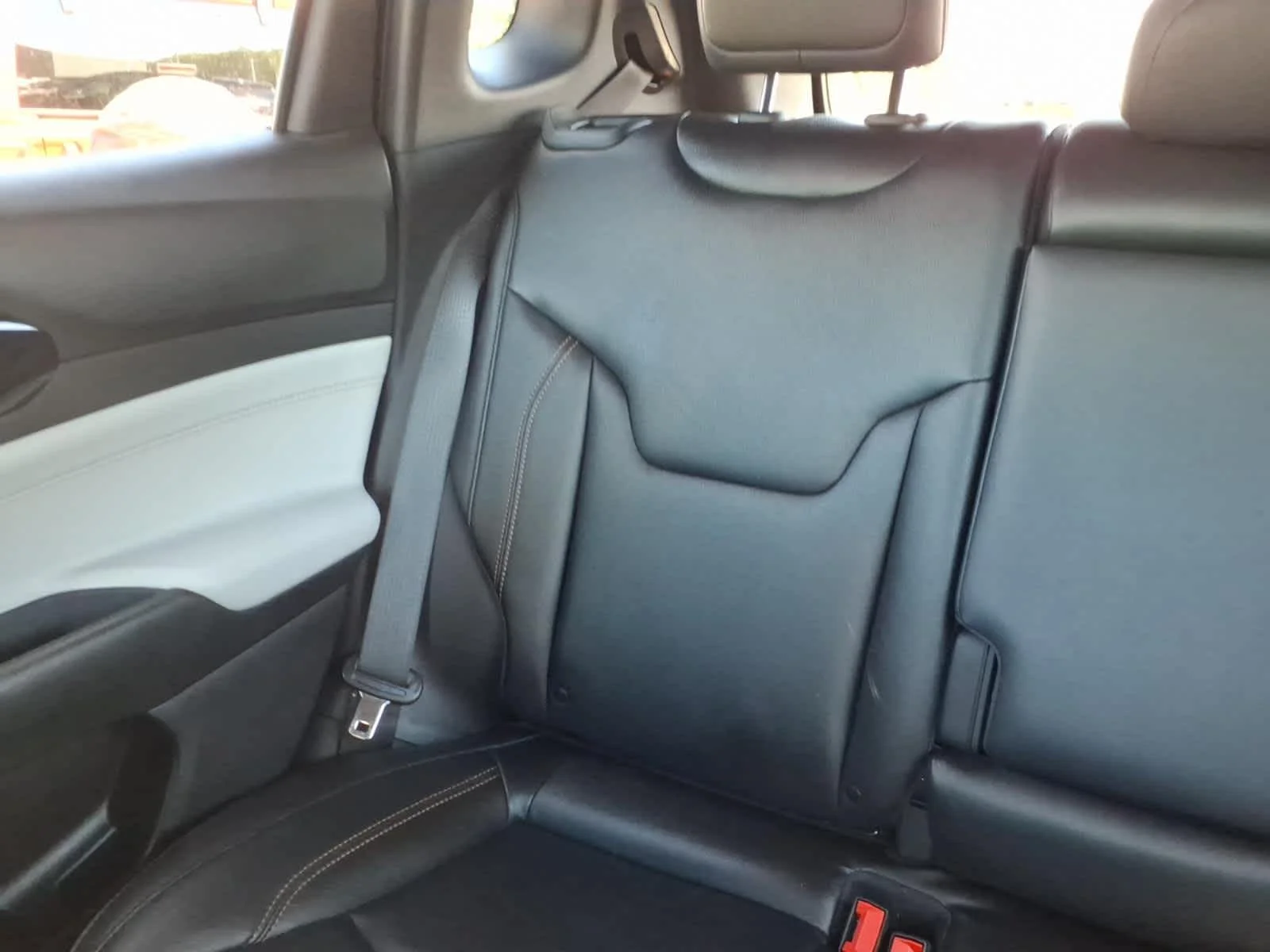 Certified Used 2024 Diamond Black Crystal Pearlcoat Jeep Limited image 18