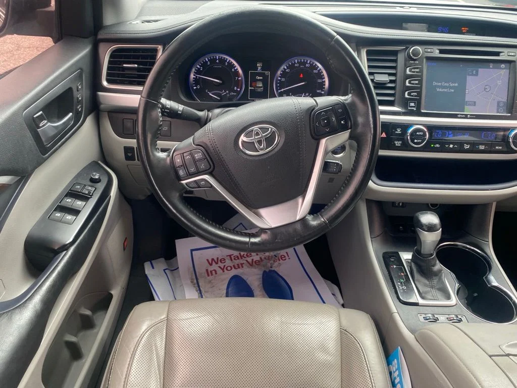 Used 2015 Gray Toyota Limited image 11