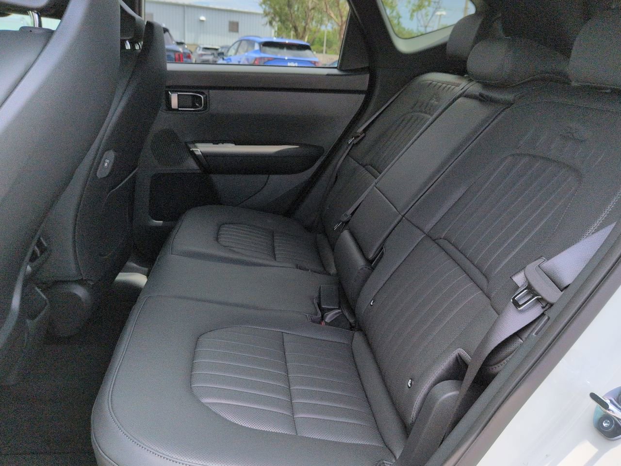 New 2027 Snow White Pearl Kia X-Line SX image 17