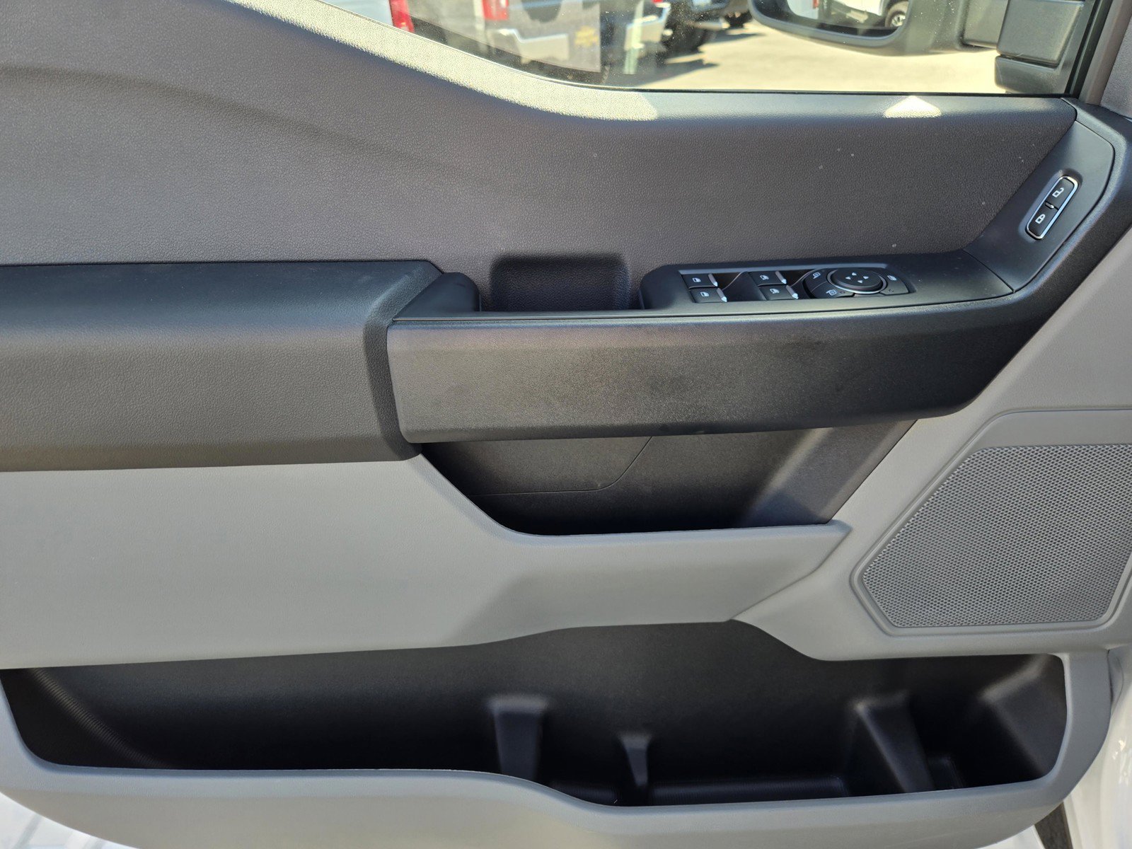 New 2026 Oxford White Ford F-350® XL image 10