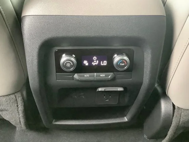 2026 GMC Acadia Elevation - Photo 19