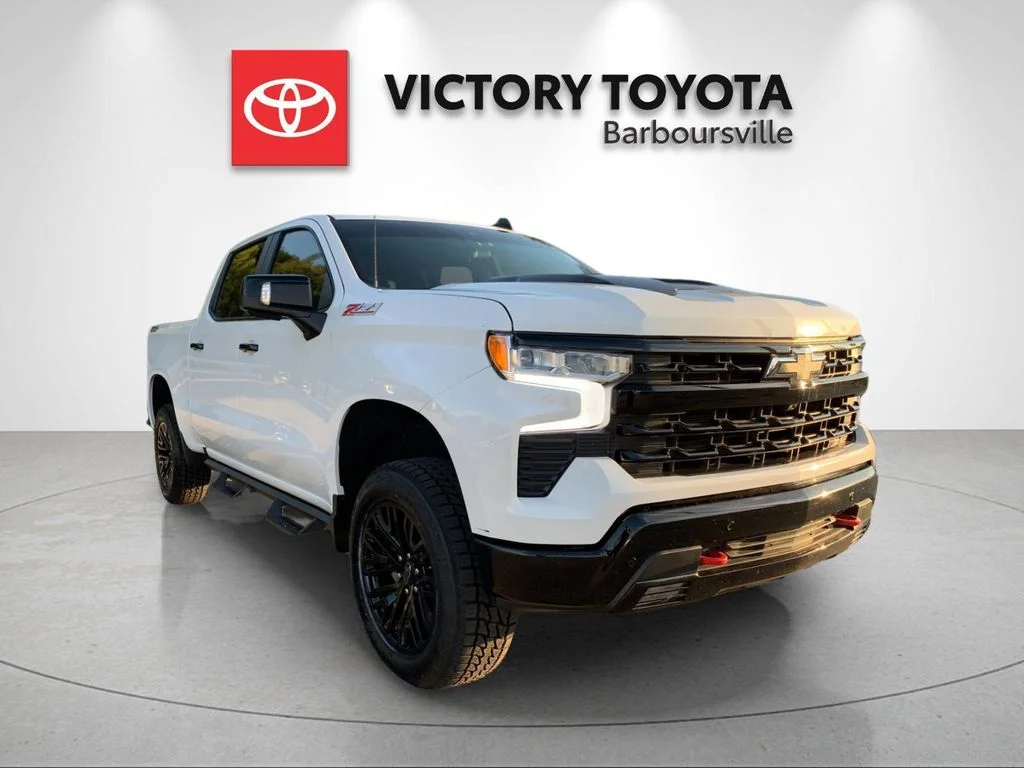Used 2025 White Chevrolet LT Trail Boss image 5