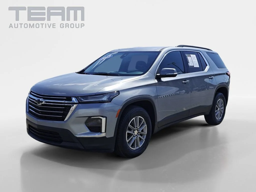 Used 2023 STERLING GRAY METALLIC Chevrolet LT Cloth image 3