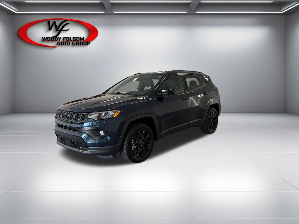 Used 2026 Blue Jeep Latitude image 3