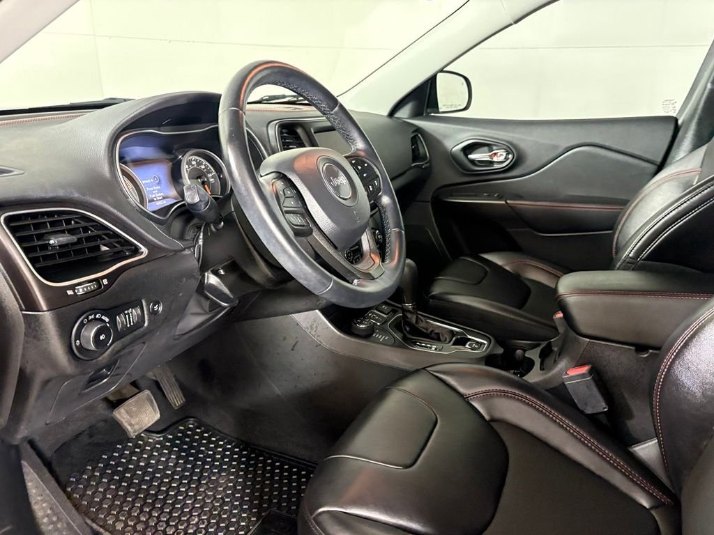Used 2021 Red Jeep Trailhawk image 22