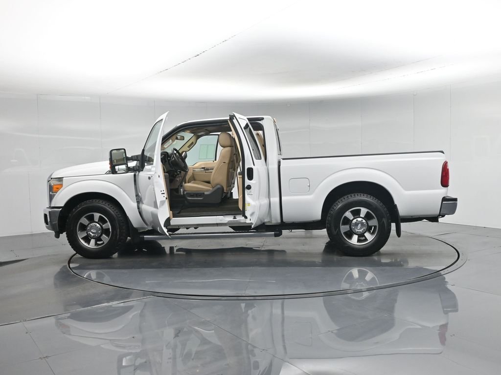 Used 2013 White Ford Lariat image 35