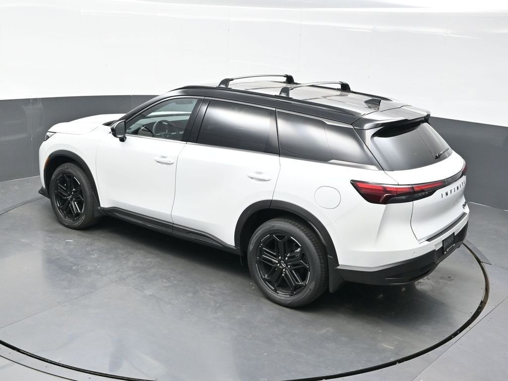 New 2027 2T RAD WHT INFINITI Sport AWD image 45