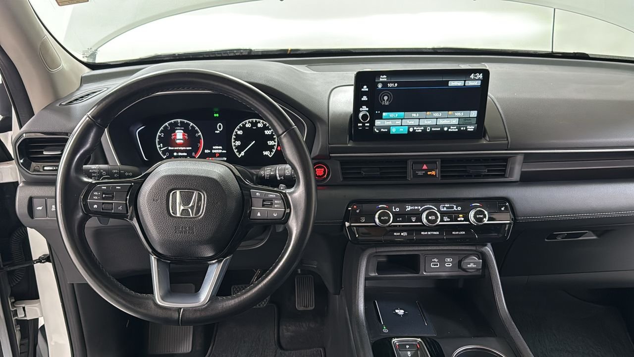 Used 2023 White Honda EX-L image 1