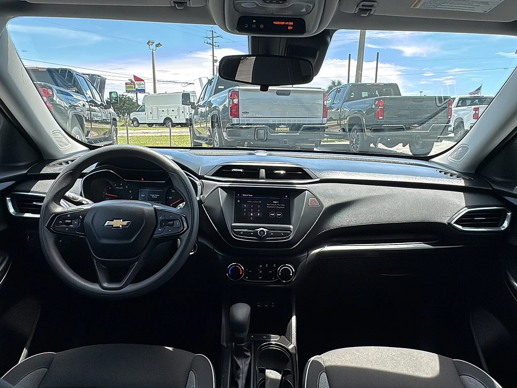 Used 2023 Blue Glow Metallic Chevrolet  image 20