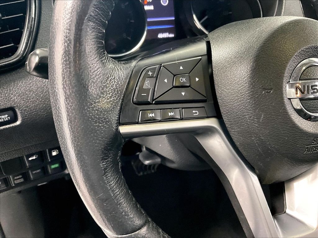 Used 2018 White Nissan SV image 23