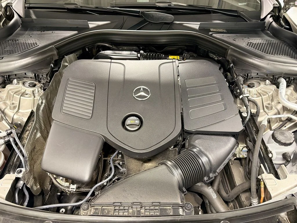 Used 2024 Silver Mercedes-Benz GLC 300 image 32