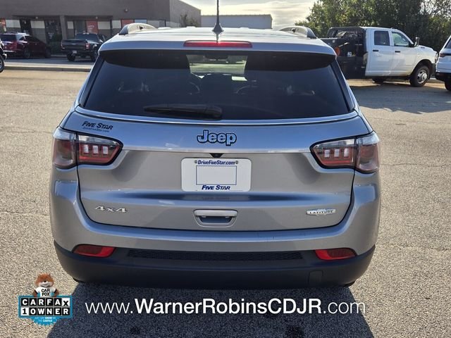 Used 2024  Jeep Latitude image 11