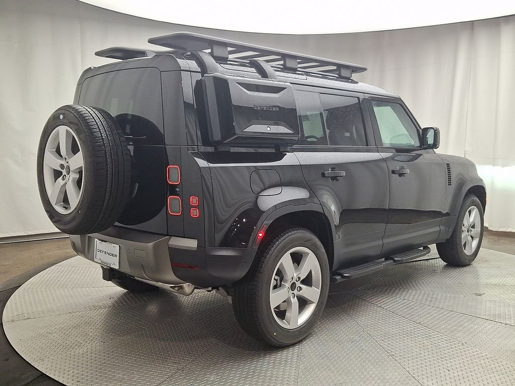 New 2026 Santorini Black Land Rover S image 3