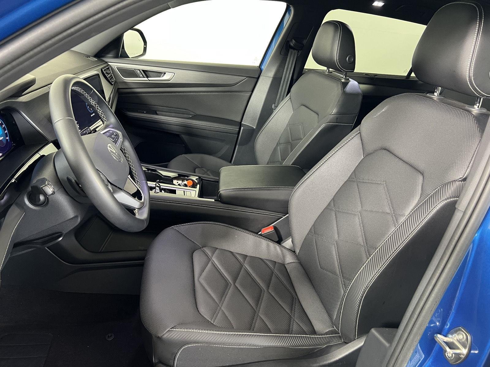Used 2024 Kingfisher Blue Metallic Volkswagen 2.0T SE w/Technology image 7