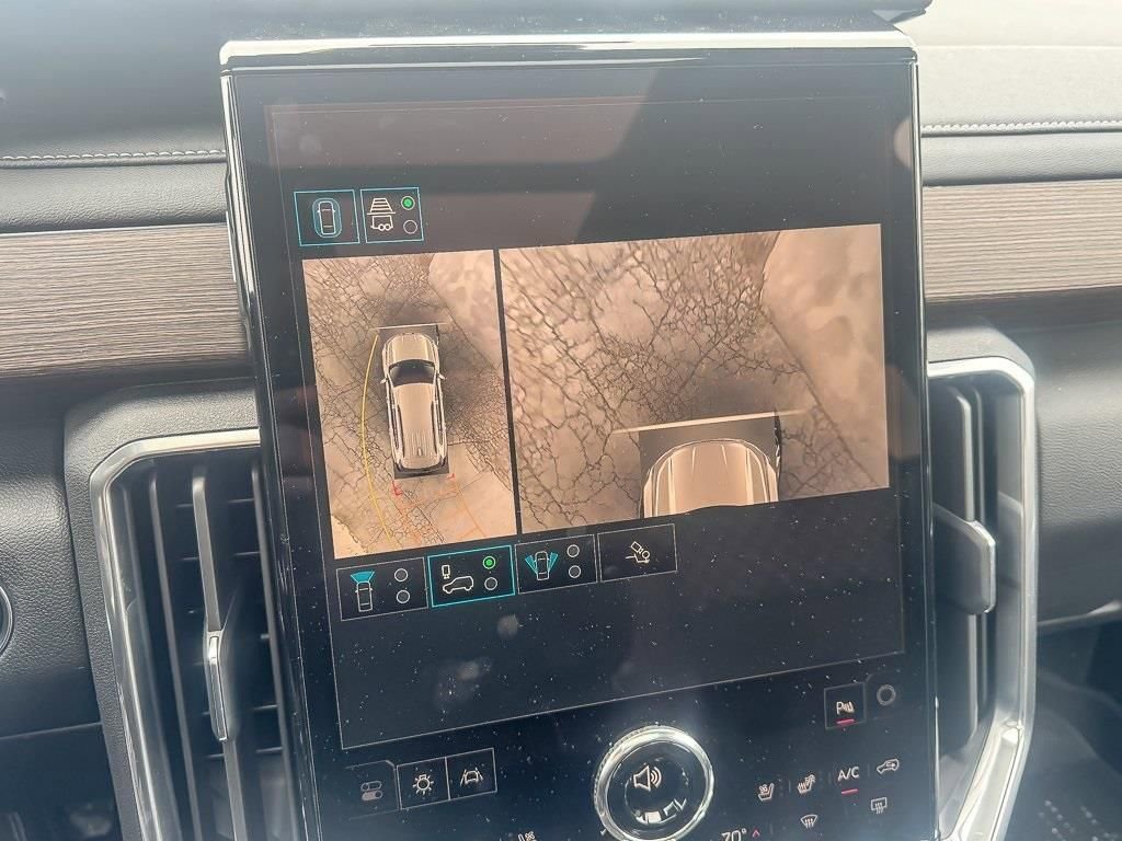 2026 GMC ACADIA - Image 21