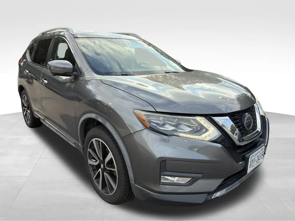 Used 2018 Gray Nissan SL image 5