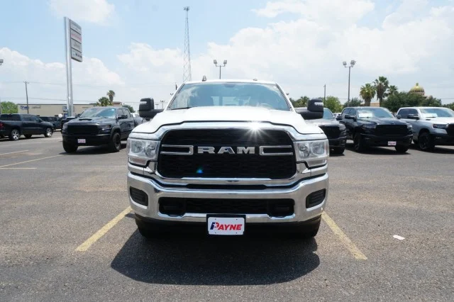 Used 2024 WHITE Ram Tradesman image 2
