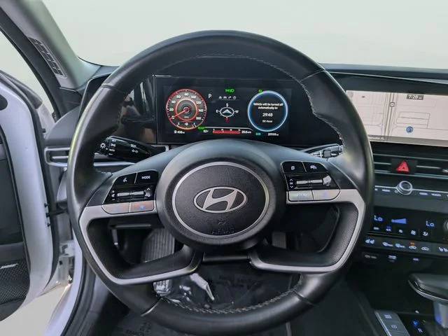 Used 2025 White Hyundai Limited image 27