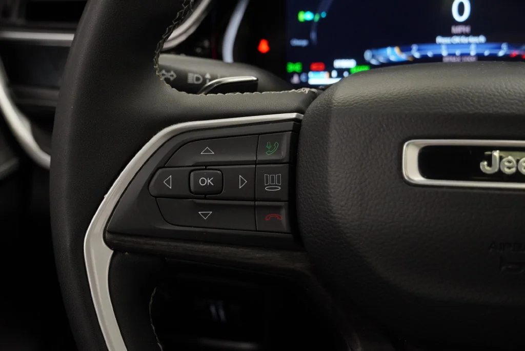 Used 2023 White Jeep 4xe image 33