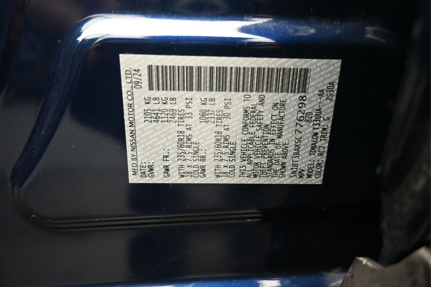 Used 2025 Deep Ocean Blue Nissan SV image 18