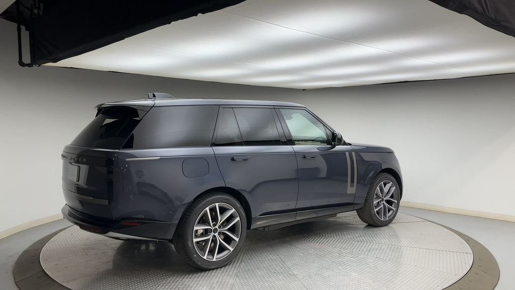 New 2026 Varesine Blue Metallic Land Rover SE image 2