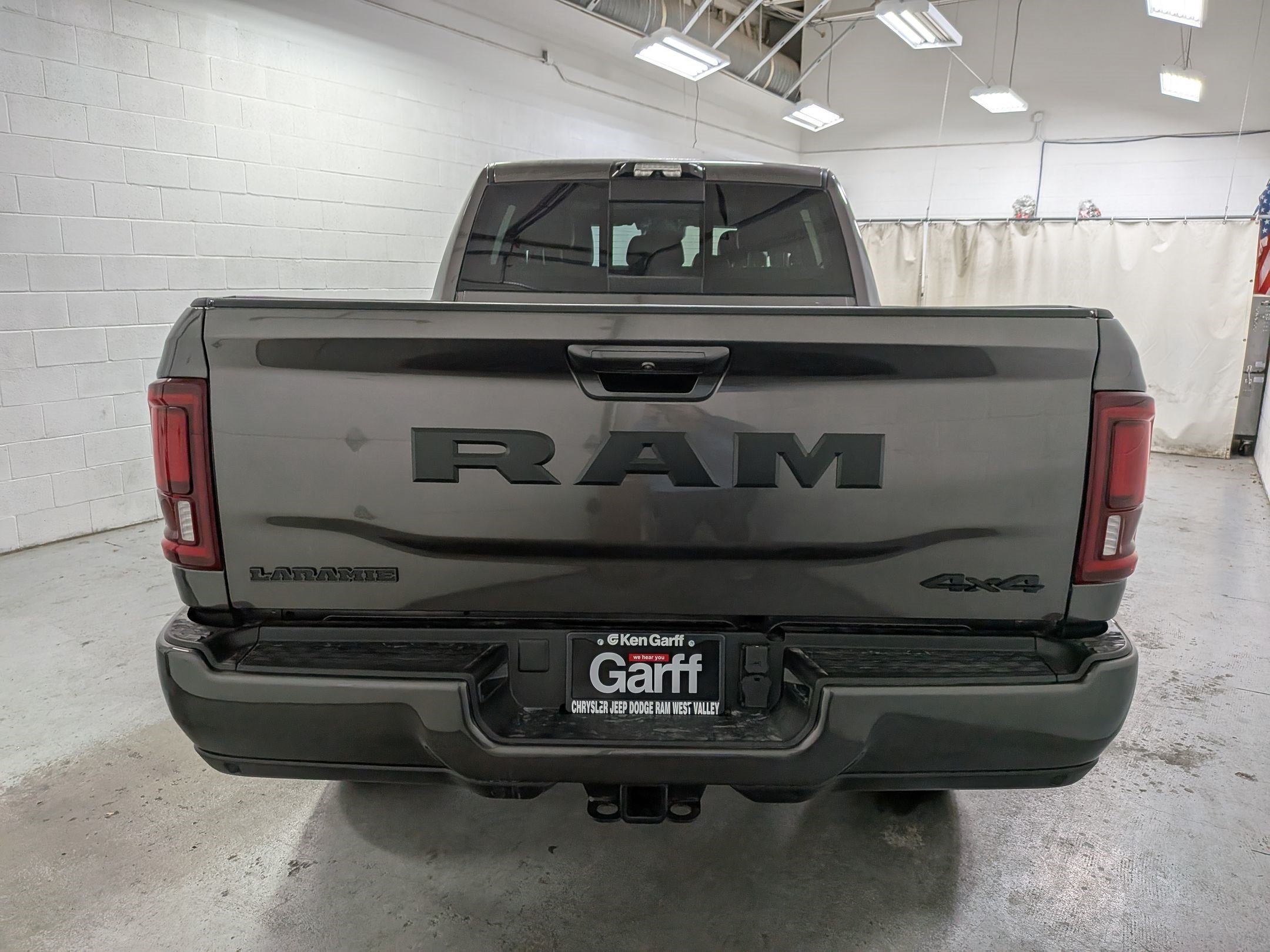 New 2026 Granite Crystal Metallic Clear-Coat Exterior Paint RAM Laramie image 4