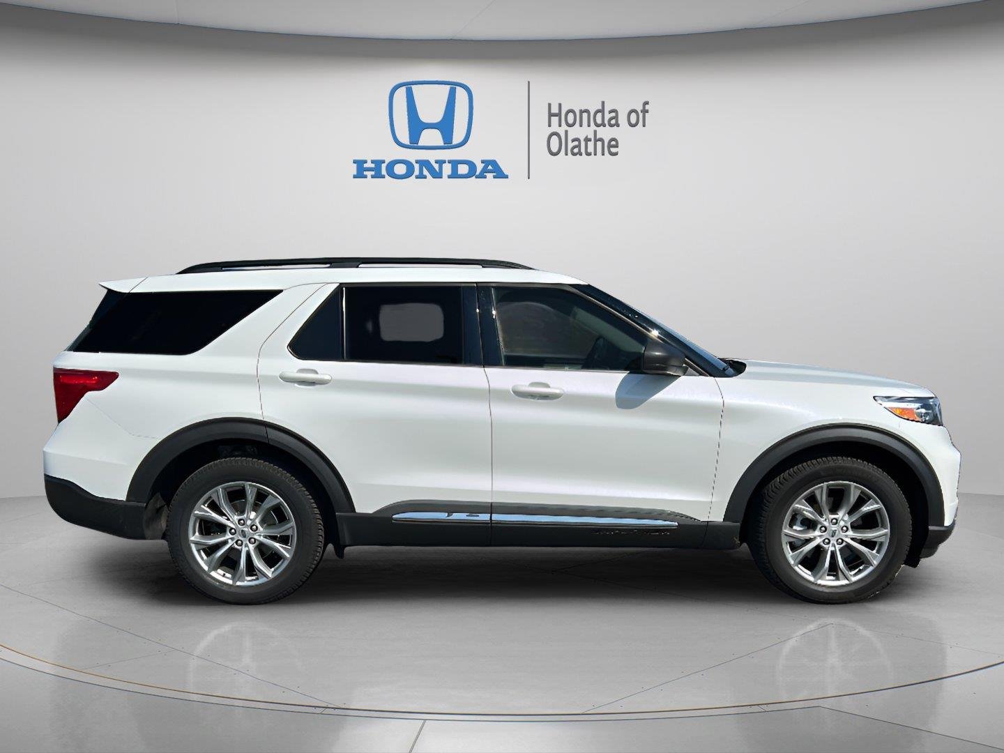 Used 2020 Ford Explorer XLT with VIN 1FMSK8DH1LGC50047 for sale in Kansas City
