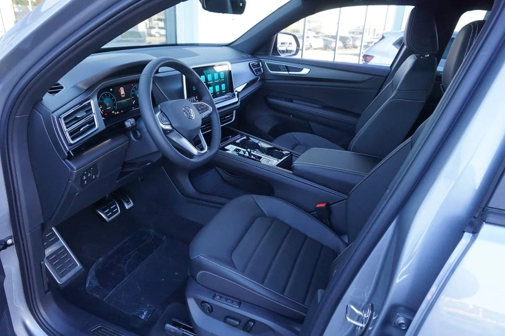 New 2026 Black Volkswagen 2.0T SEL R-Line Black image 9