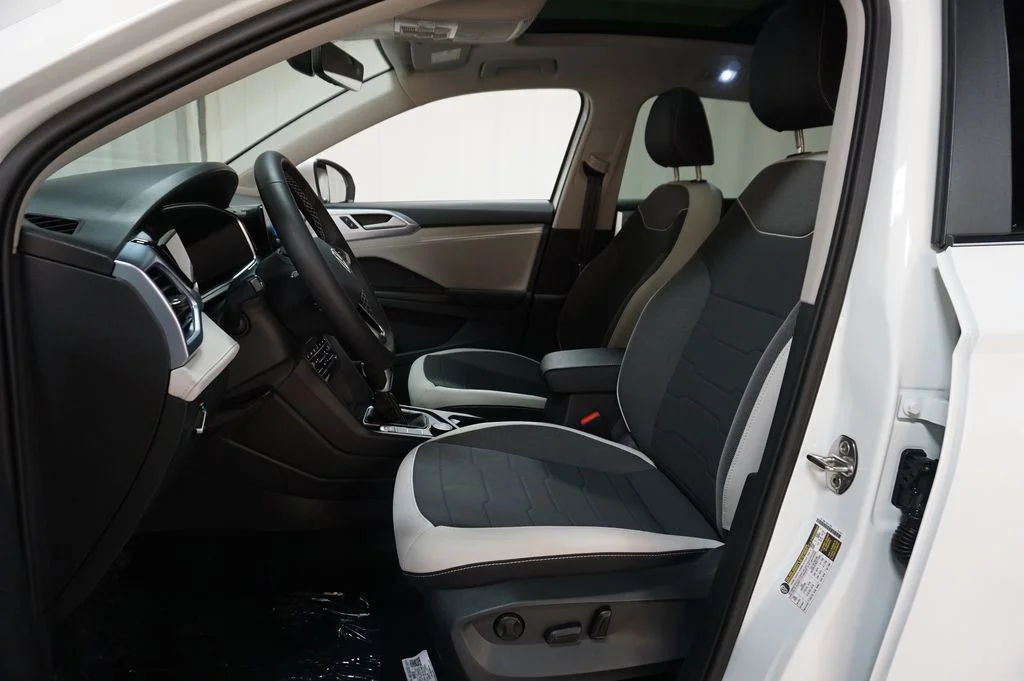 New 2026 Pure White Volkswagen 1.5T SE image 10