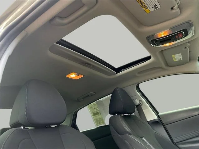 Used 2025 Gray Hyundai SEL Convenience image 28