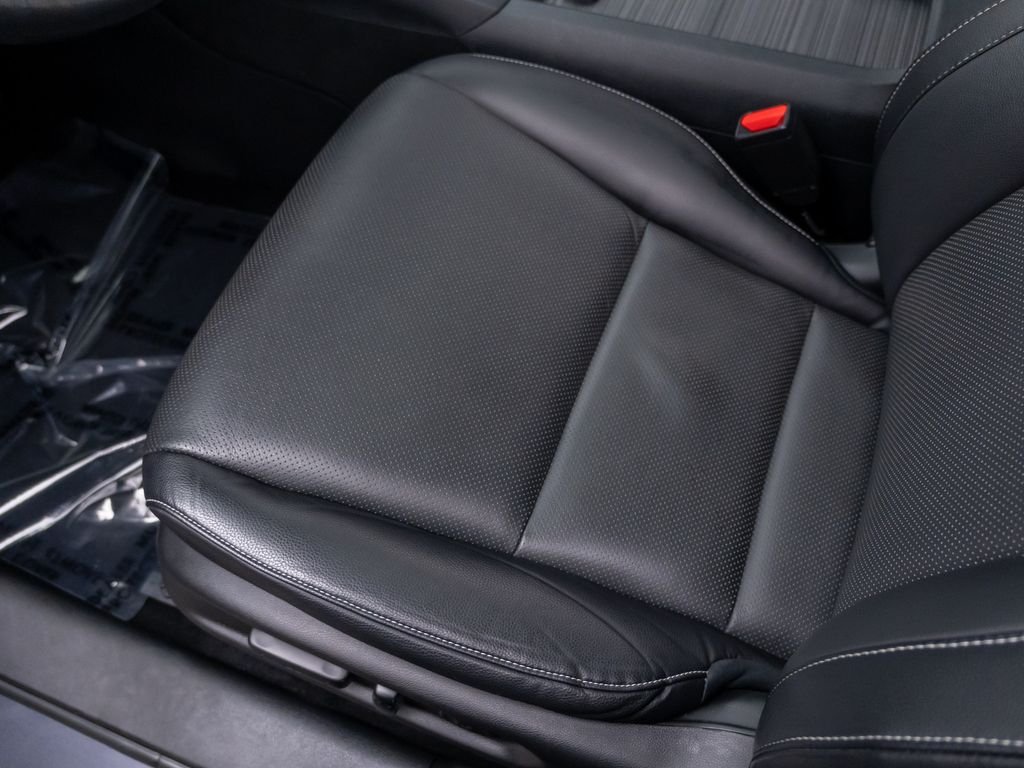 Certified Used 2022 Modern Steel Metallic Honda AWD RTL-E image 15