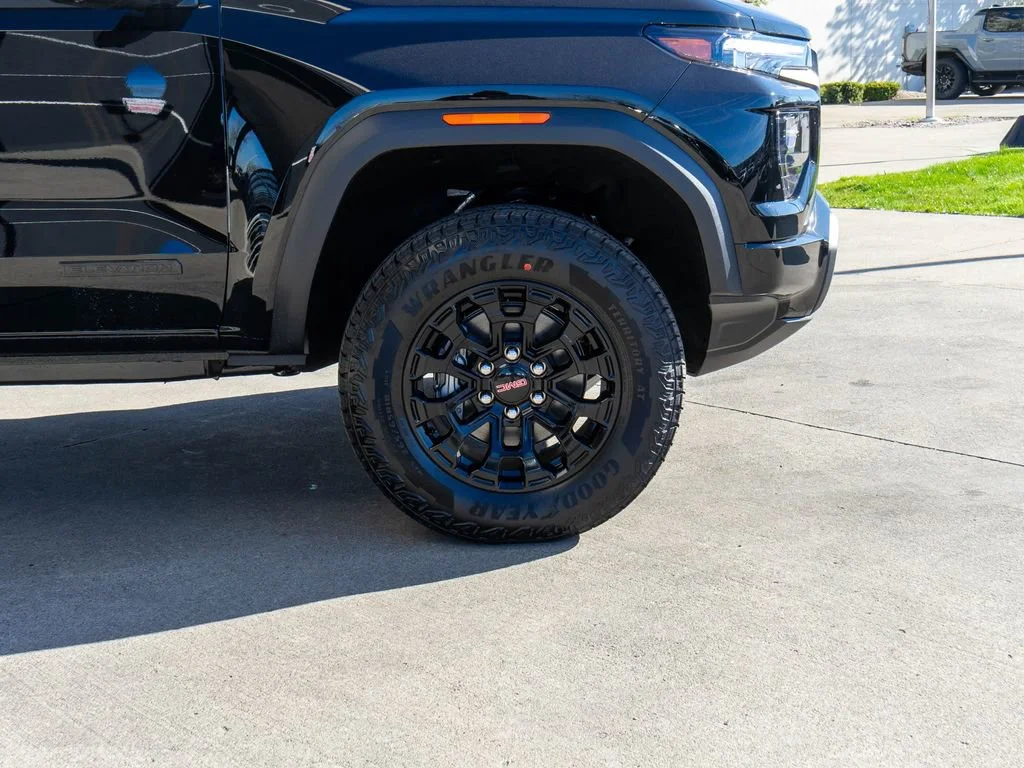 New 2026 Onyx Black GMC Elevation image 31