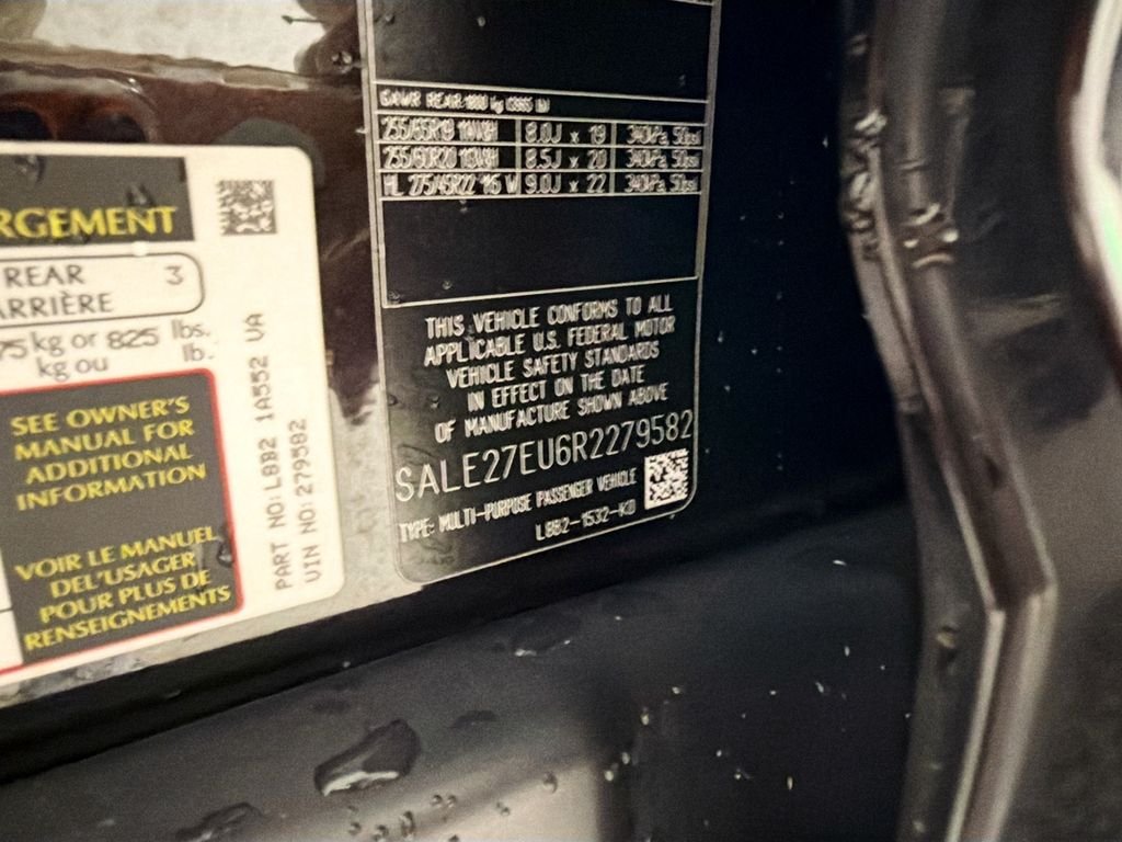Used 2024 Black Land Rover X-Dynamic SE image 35