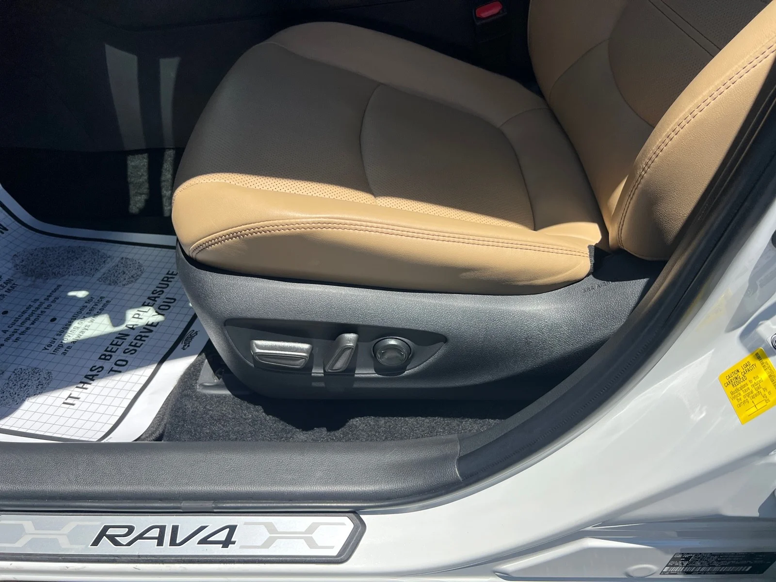Used 2025 Wind Chill Pearl Toyota Limited image 14