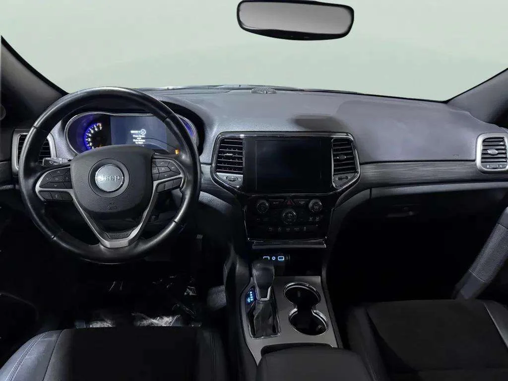 Used 2021 Sting-Gray Clearcoat Jeep Laredo X image 9