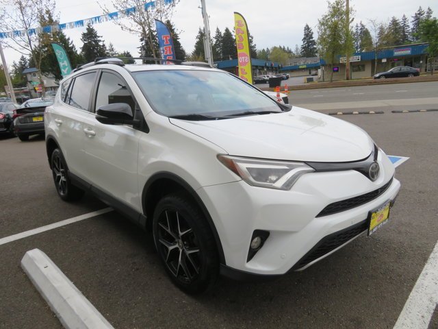 Used 2017  Toyota SE image 6