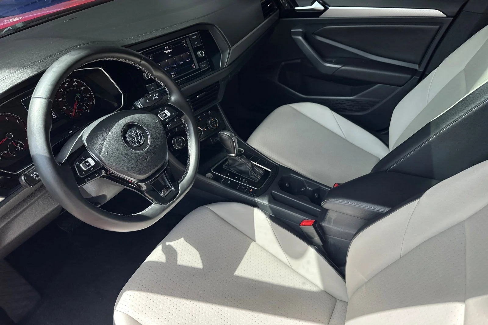 Used 2019 Red Volkswagen R-Line image 10
