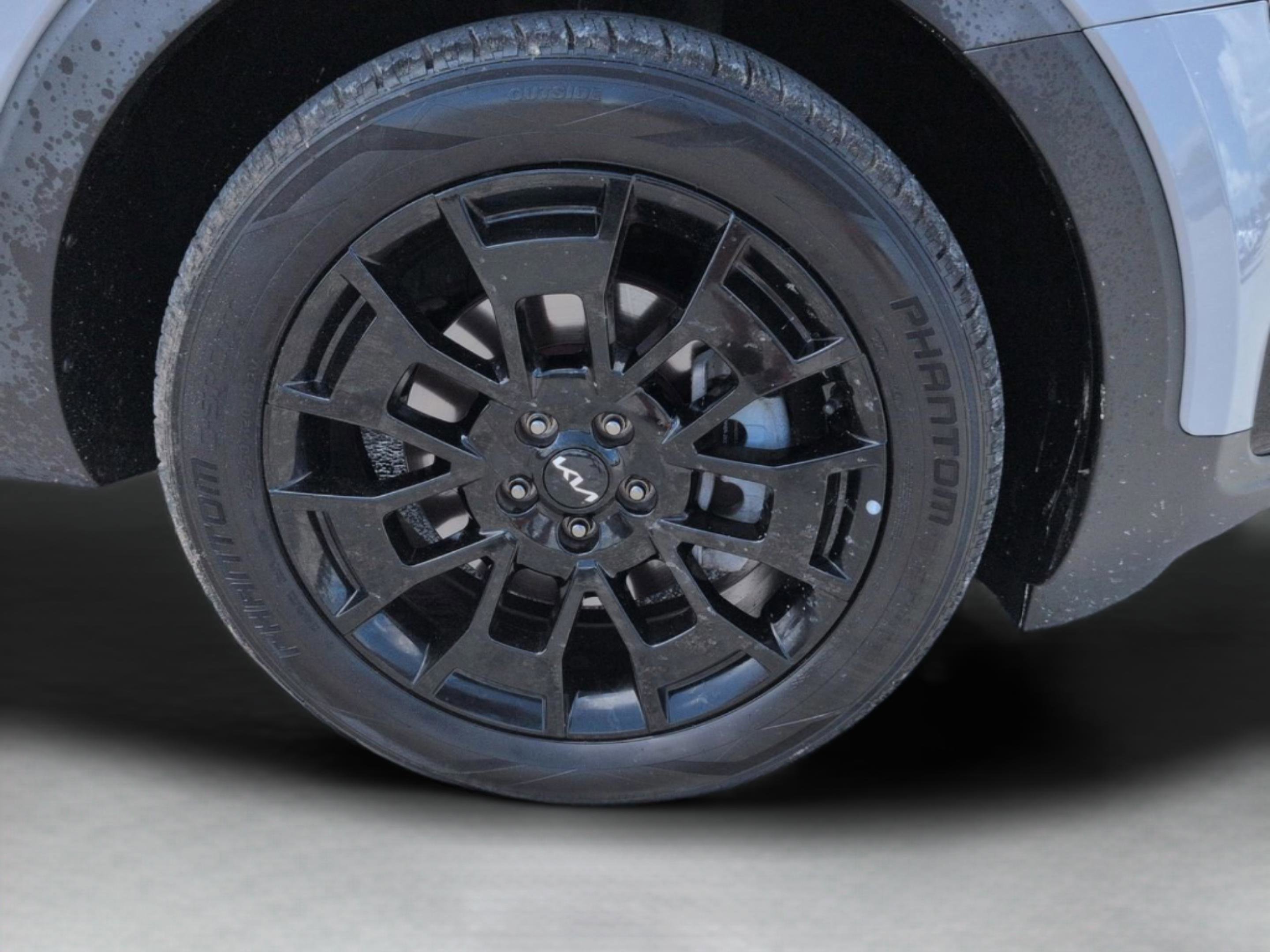 Certified Used 2022 Wolf Gray Kia SX image 35