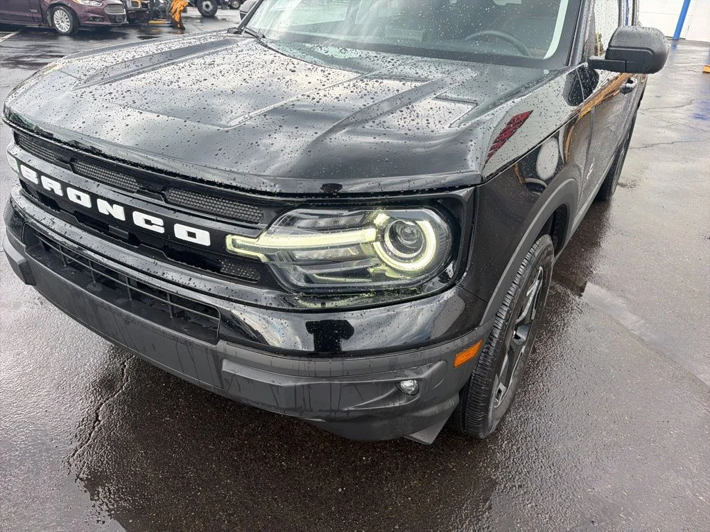 Certified Used 2022 Shadow Black Ford Outer Banks image 12