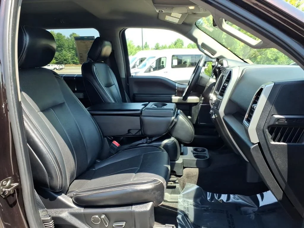 Used 2018 Red Ford Lariat image 26