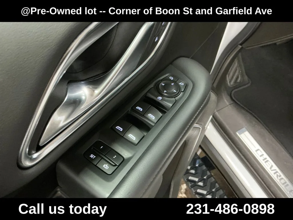 Used 2021 White Chevrolet Z71 image 16