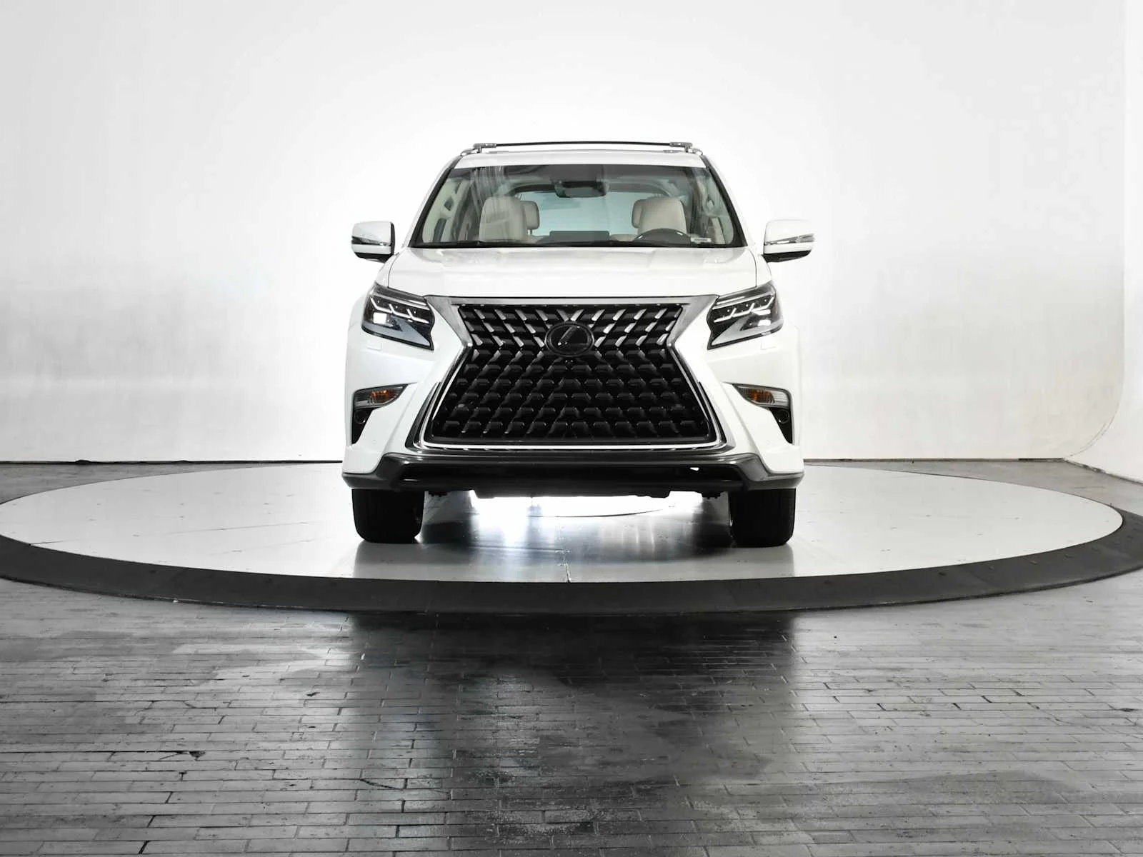 Used 2022 Starfire Pearl Lexus Luxury image 10