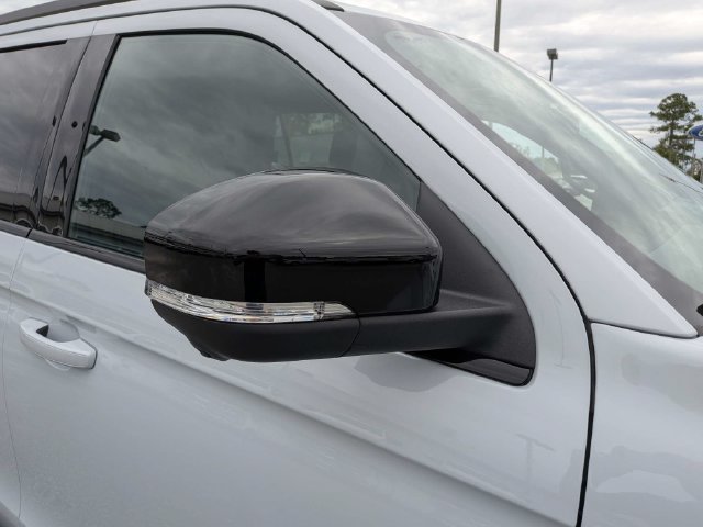 Used 2026 Silver Metallic Ford Platinum image 12