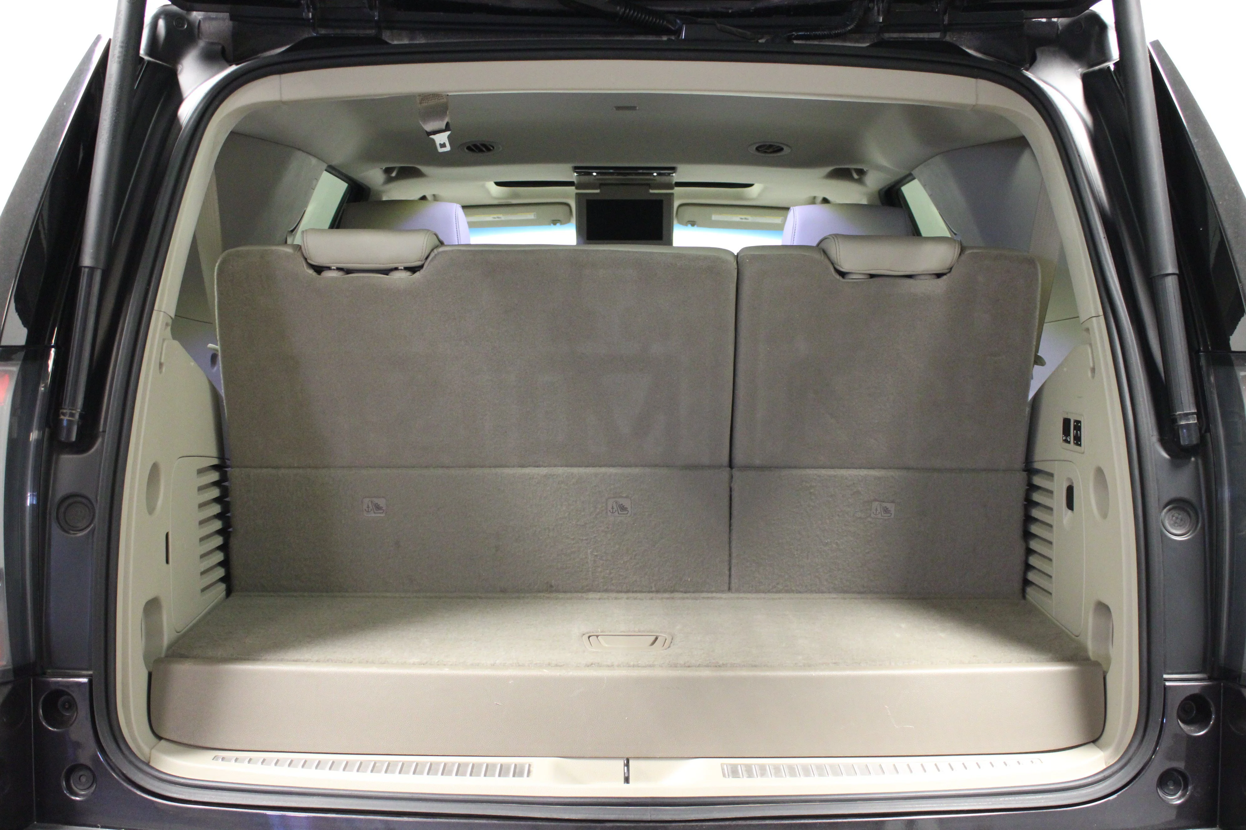 Used 2018 IRIDIUM METALLIC GMC Denali image 16