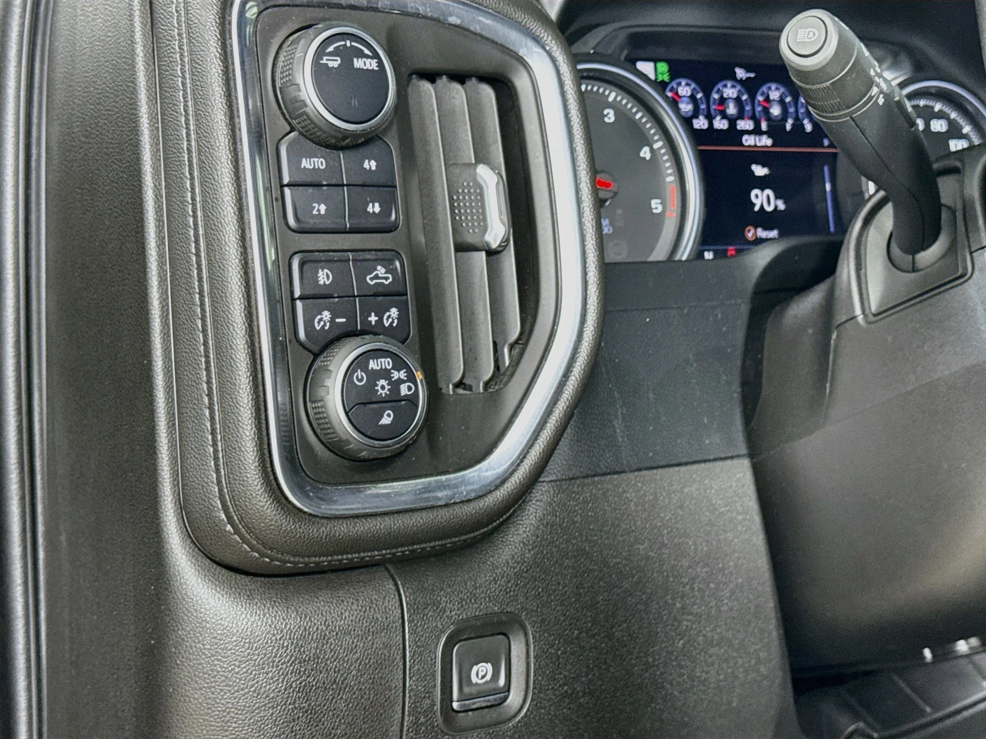 Used 2022 MOSAIC BLACK METALLIC Chevrolet High Country image 12