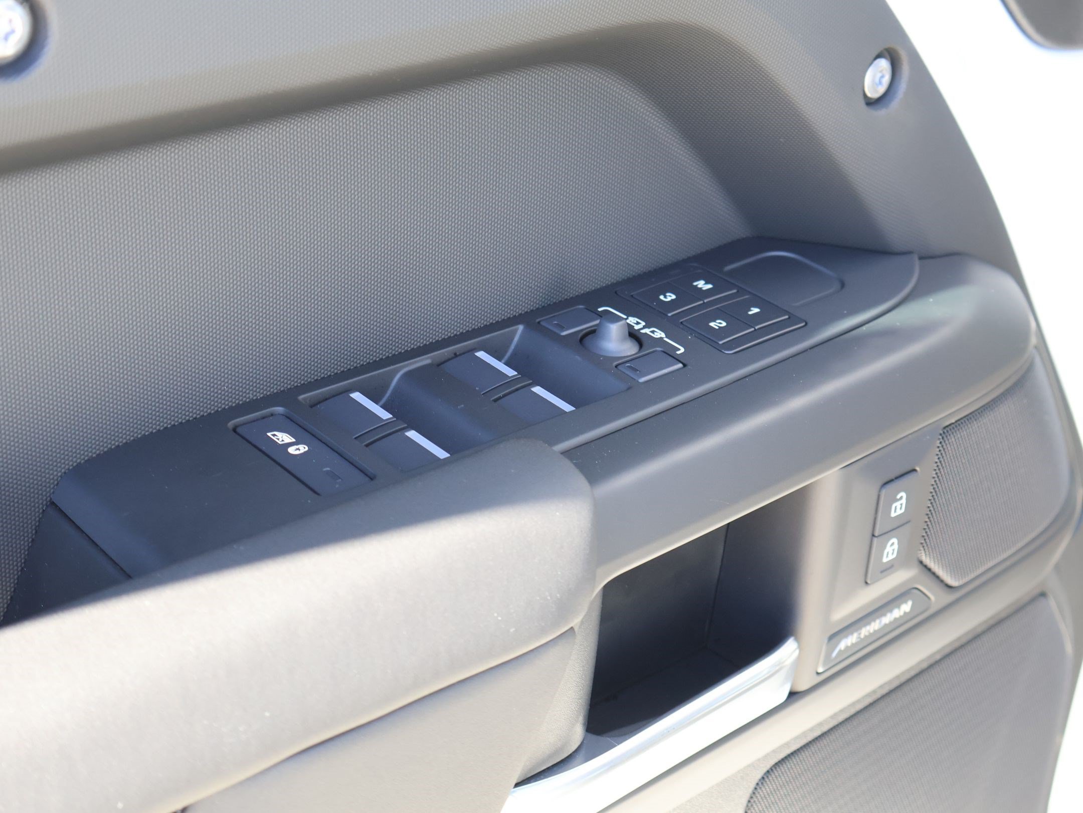 Used 2026 White Land Rover 130 P300 S image 11