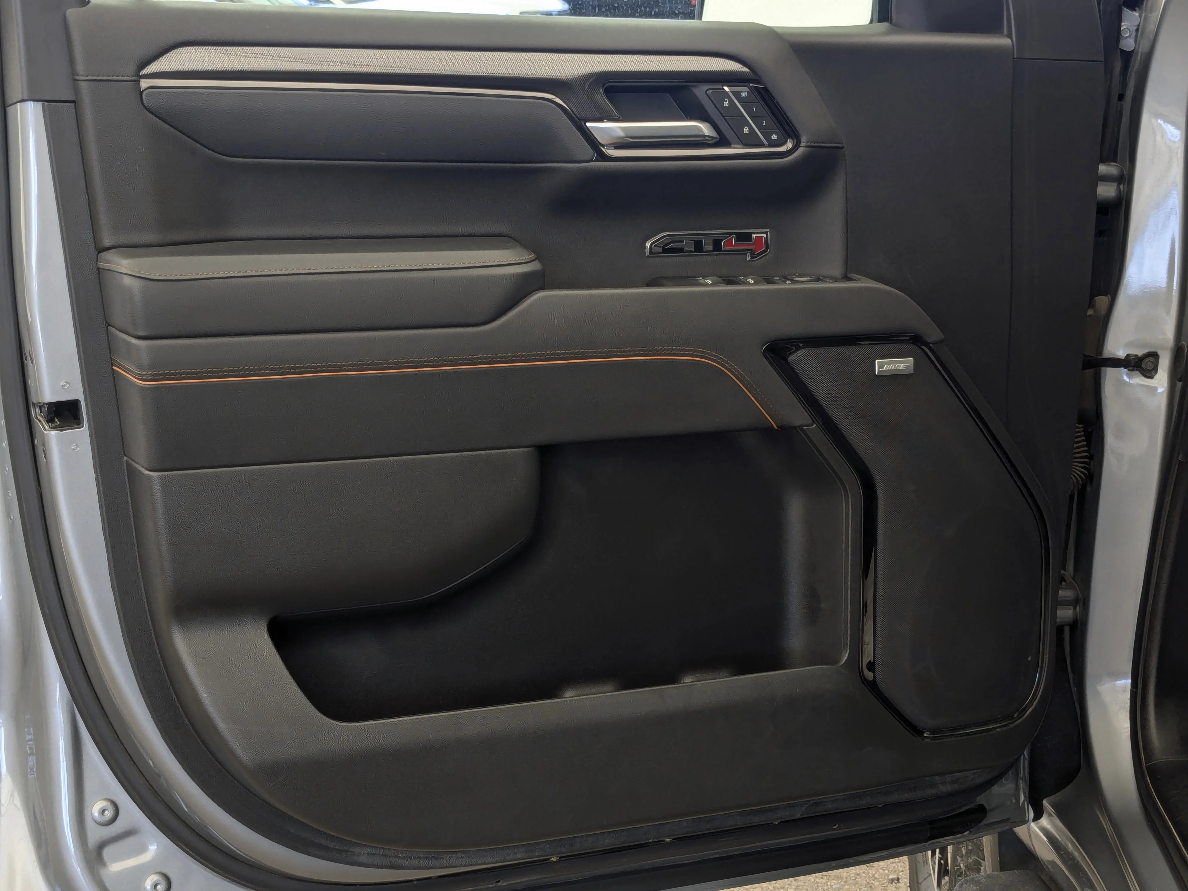 Used 2025 Grey GMC AT4 - - 2Lift - X31 Pkg - AT4 Premium Pkg - Sunroof - Leather image 12